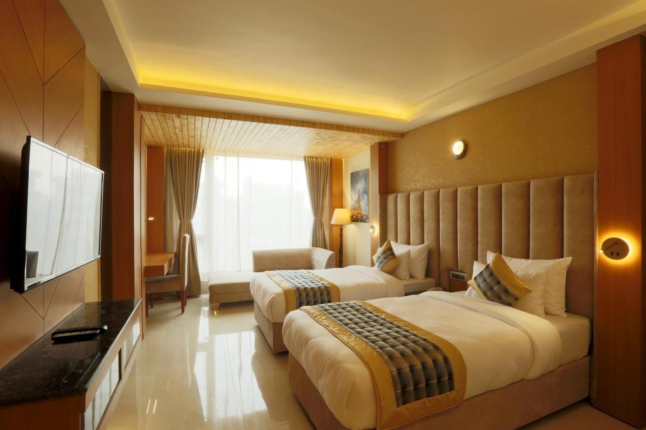 Hotel Omega - Gurgaon Central מראה חיצוני תמונה