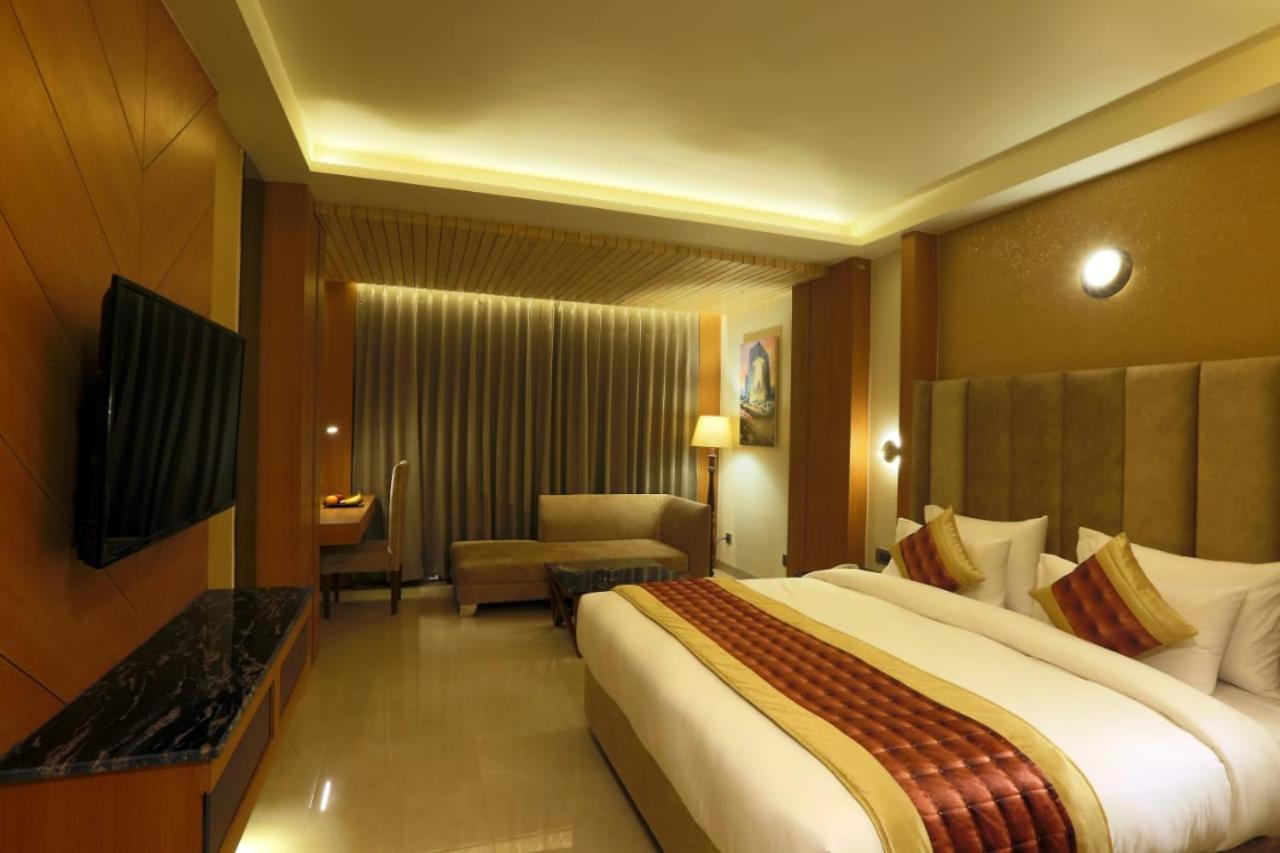 Hotel Omega - Gurgaon Central מראה חיצוני תמונה